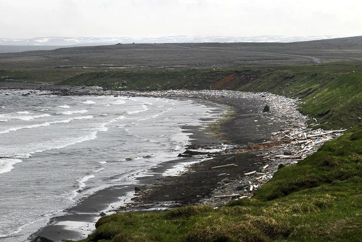 Setja á upp veðurstöðvar og rannsaka jarðveg.