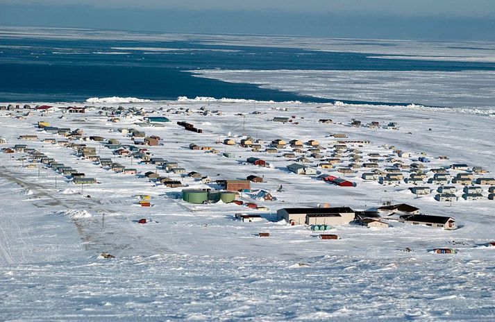 Hvalveiðiþorpið Gambell á St. Lawrence-eyju í Alaska. Þar búa um sex hundruð manns af Yupik-ættbálki inúíta.