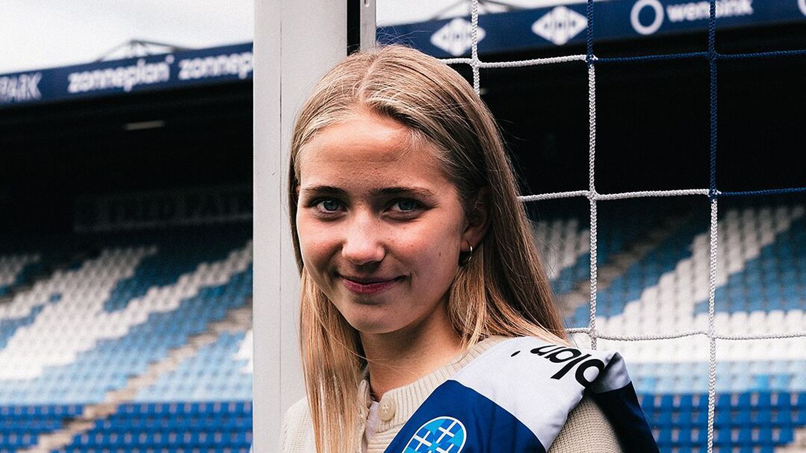 Ís­lensku stelpurnar skoruðu þremur mörkum færri en Danir en unnu samt