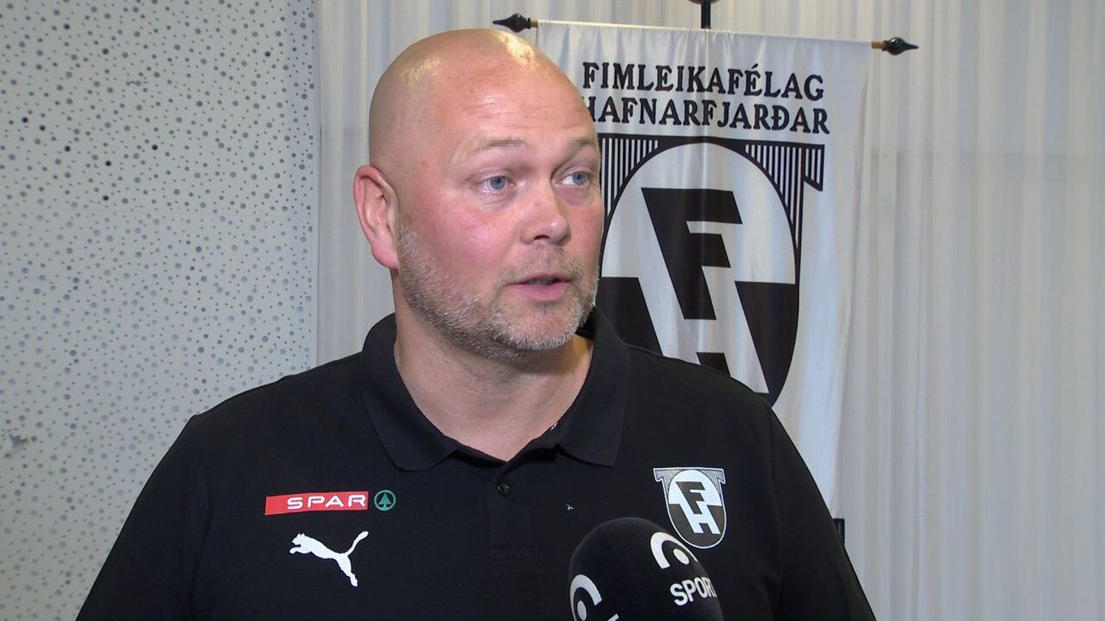 Velti sinni stöðu fyrir sér þegar eitt stykki Aron vildi verða þjálfari