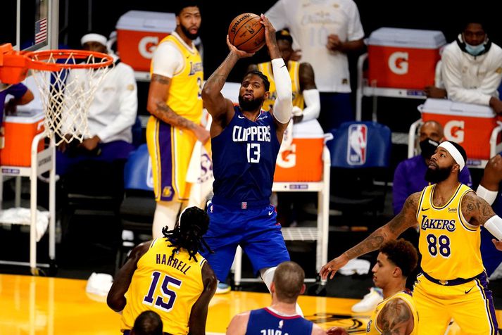 Paul George leit rosalega vel út í sigri Los Angeles Clippers á nágrönnum sínum í Los Angeles Lakers en þetta var þriðji þrjátíu stiga leikur hans í röð á móti Lakers.