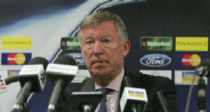 Alex Ferguson getur andað léttar eftir sigurinn á Chelsea í gær