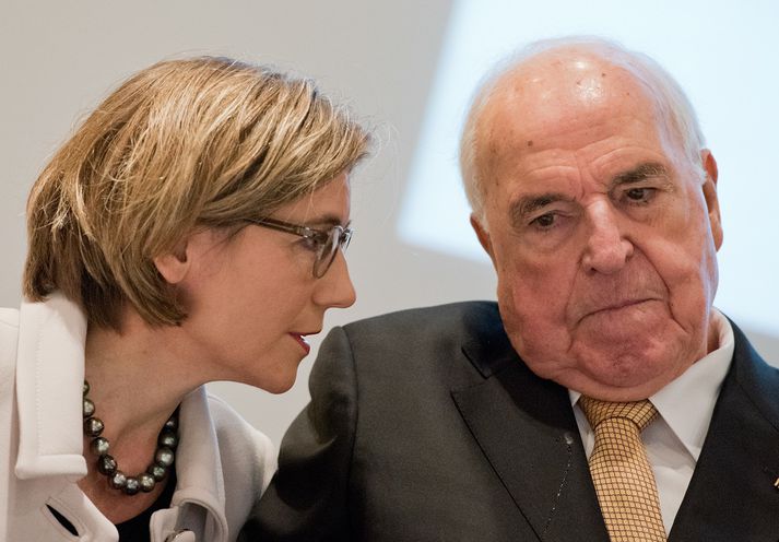 Helmut Kohl, fyrrverandi kanslari Þýskalands, ásamt Maike Kohl-Richter, seinni konu sinni.
