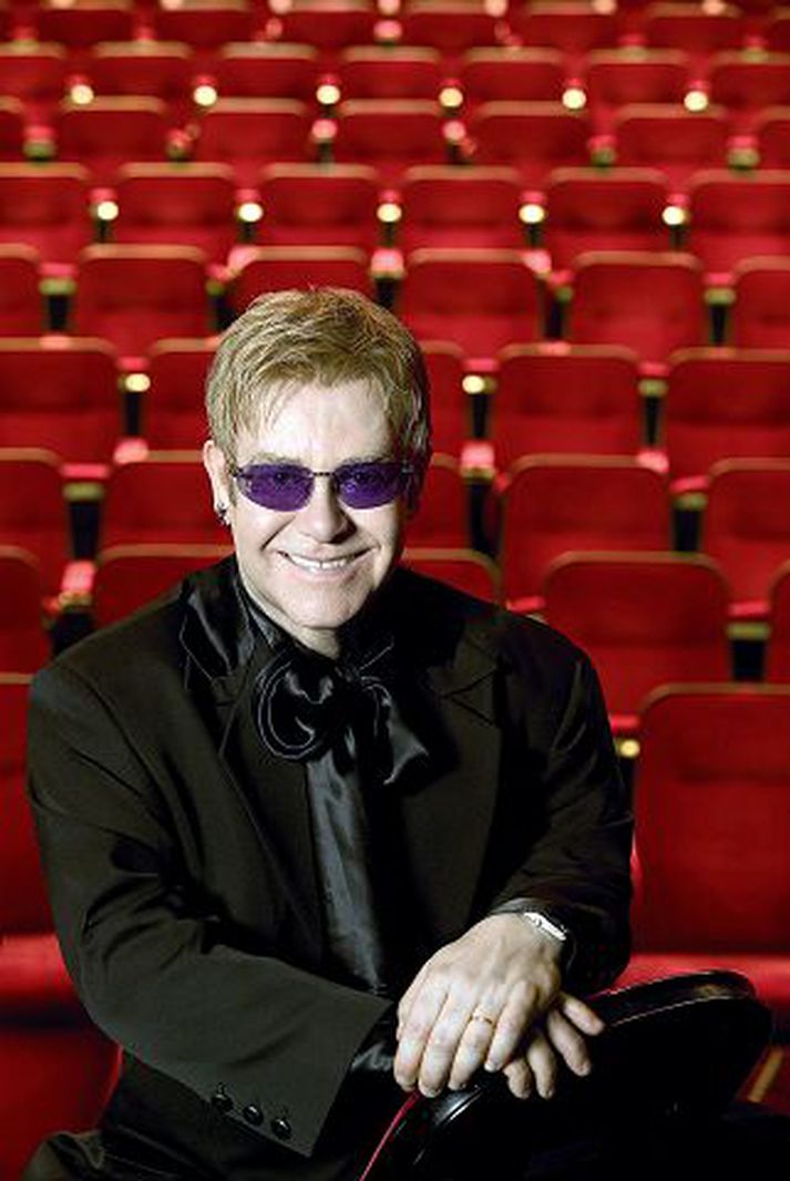 Tónlistar­maður­inn Elton John heldur upp á sextugsafmæli sitt í dag.