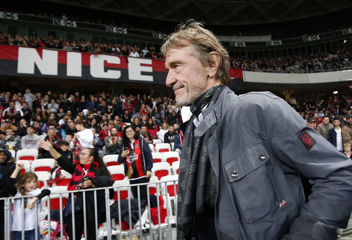 Jim Ratcliffe á franska félagið OGC Nice og sést hér á leik með liðinu. Hann er hins vegar mikill stuðningsmaður Manchester United.