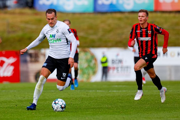 Hjörtur Logi Valgarðsson reyndist hetja FH-inga er hann tryggði liðinu 1-0 sigur á Víkingum Reykjavík með frábæru marki.