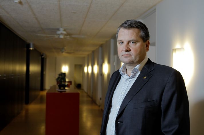 Lárus L. Blöndal hæstaréttarlögmaður.
