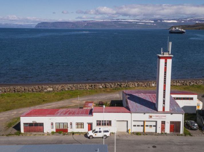 Slökkvistöð Ísafjarðar er við Fjarðarstræti.