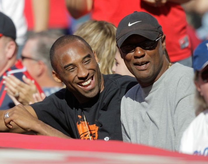 Feðgarnir Joe og Kobe Bryant á hafnaboltaleik árið 2009. 