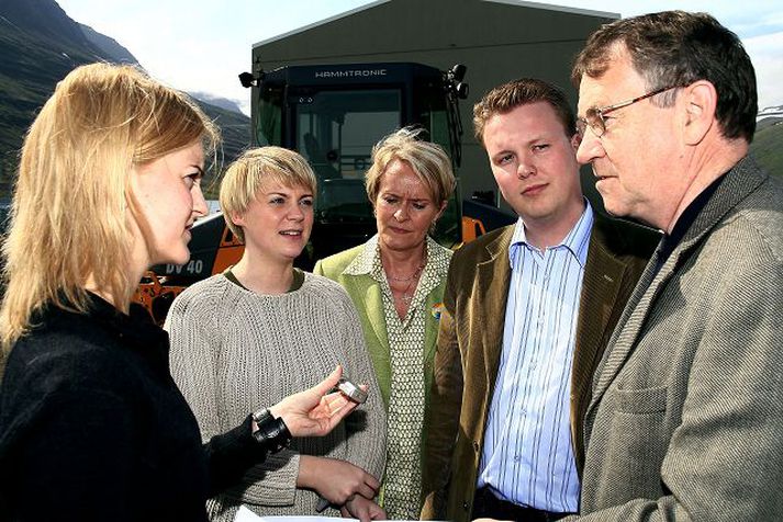 Framsóknarþingmenn kjördæmisins 
Dagný Jónsdóttir, Valgerður Sverrisdóttir, Birkir Jón Jónsson og Jón Kristjánsson voru á ferð um kjördæmið og komu við á Eskifirði.
