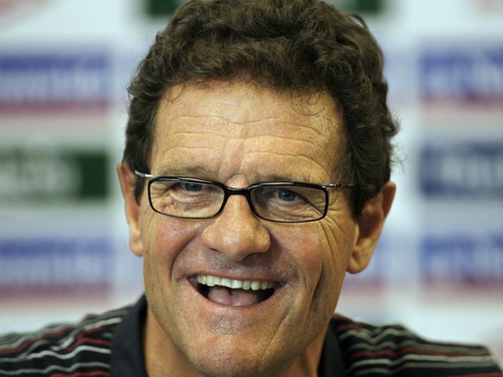 Fabio Capello, þjálfari enska landsliðsin, var léttur á blaðamannafundi.