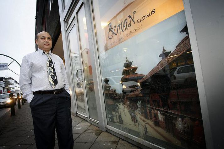 Þrjátíu nepalskar konur koma saman í kvöld og halda upp á hina árlegu Teej-hindúahátíð sem er tileinkuð eiginmönnum þeirra.