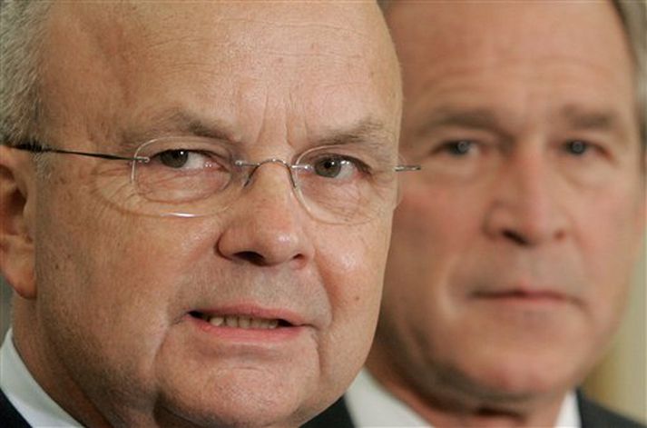 Bush telur Hayden vera rétta manninn til að taka á hryðjuverkamönnum.