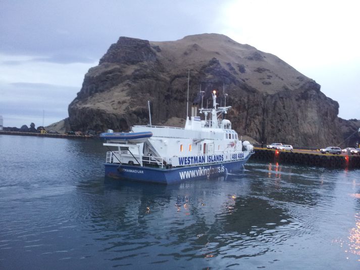 Víkingur leggur af stað í sína fyrstu áætlunarferð á milli lands og eyja.