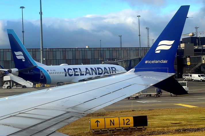 Maðurinn er grunaður um að hafa tekið bíl á vegum Isavia og keyrt meðal annars inn á flugbrautir.