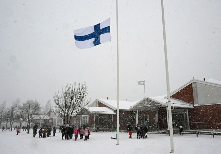 Árásin var gerð í Viertolan-grunnskólanum í Vantaa, norður af Helsinki.  