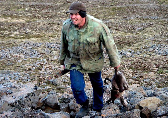 Það er nóg að gera hjá refaskyttunni sem hefur skotið vel á annað hundrað tófa það sem af er ári.
