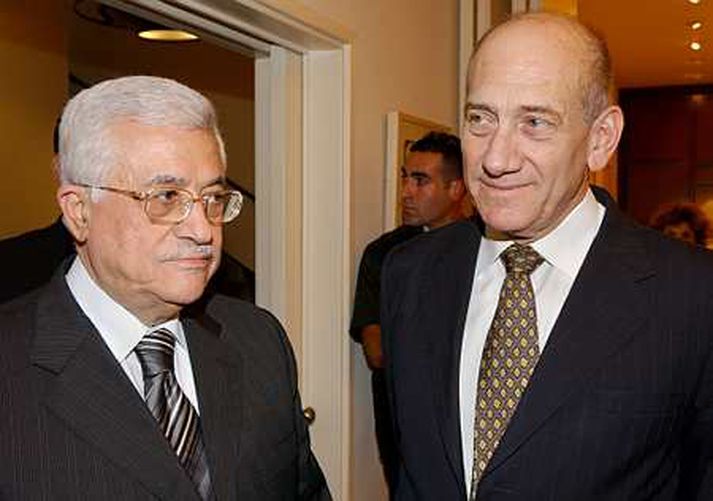Ehud Olmert ásamt Mahmoud Abbas, leiðtoga Palestínumanna.