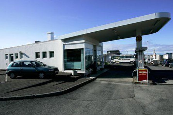 Bensínstöð Skeljungs við Skógarhlíð.