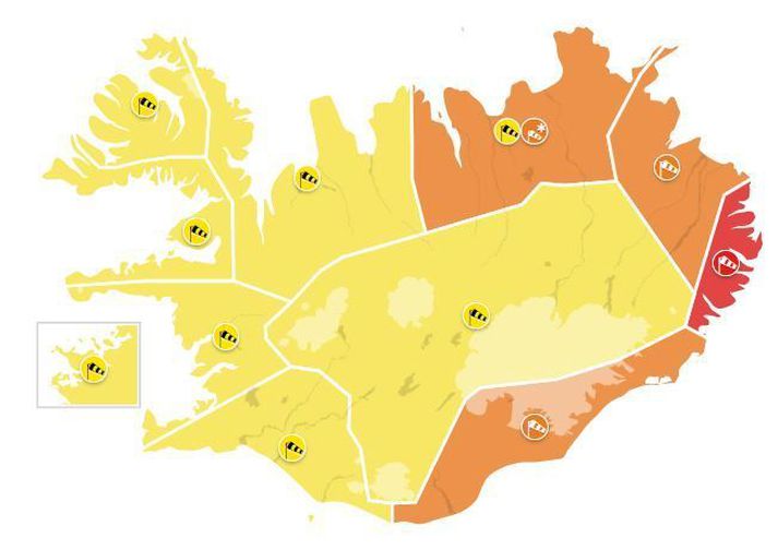 Mjög vondu veðri er spáð víða og er fólk beðið um að fylgjast vel með veðurspám.