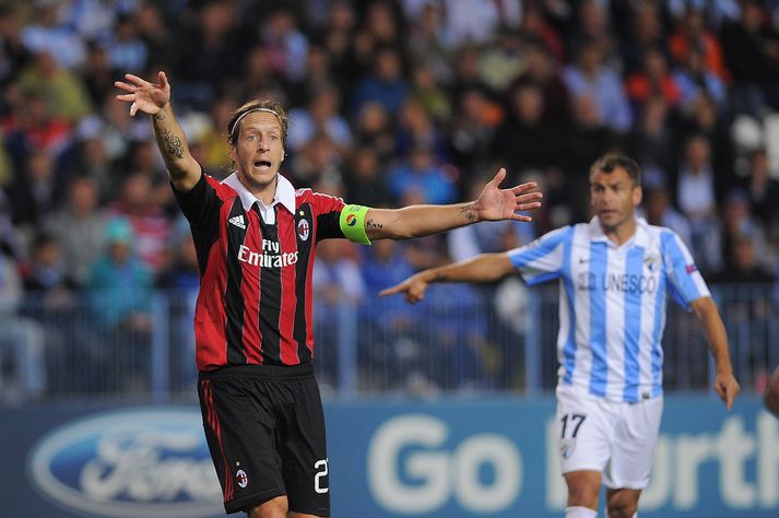 Massimo Ambrosini fyrirliði AC Milan er á meðal þeirra sem eru með lausa samninga í ítalska boltanum næsta sumar.