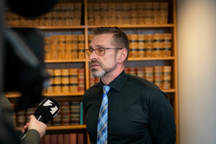 Helgi segist lítinn stuðning hafa fengið hjá vinnustað sínum meðan hann og fjölskylda hans sátu undir hótunum.