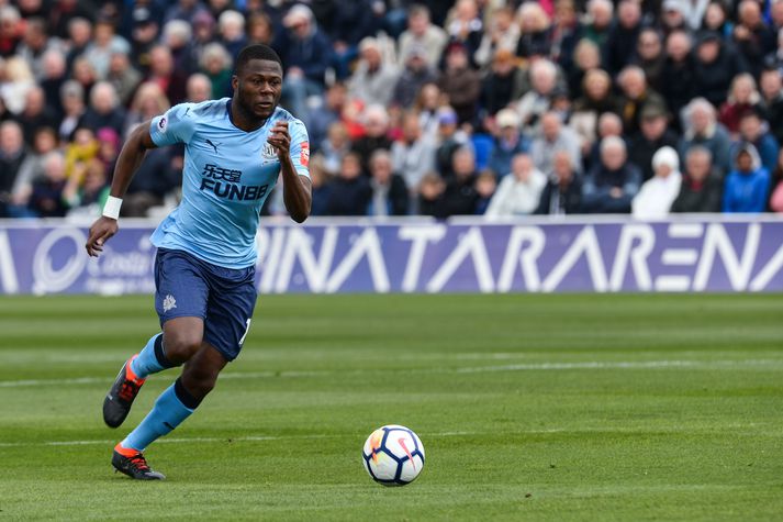 Chancel Mbemba fær ekki nýjan samning hjá Porto þar sem hann er talinn ljúga til um aldur.