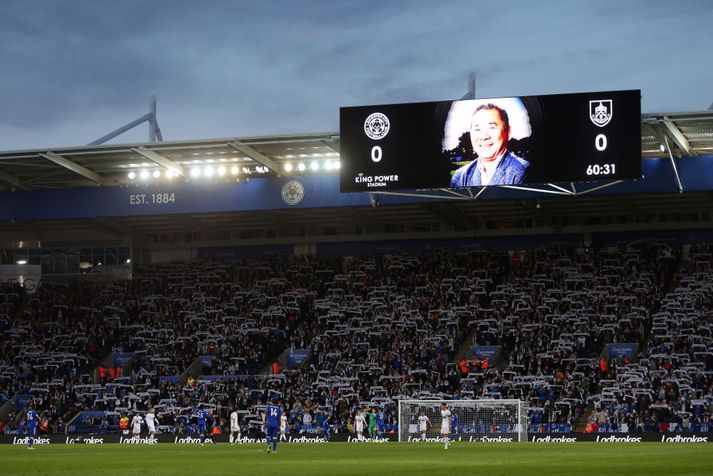 Stuðningsmenn Leicester minntust eigandans úr stúkunni