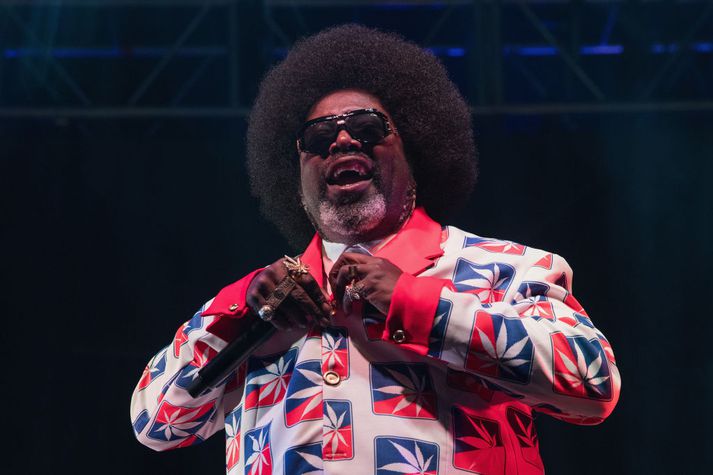 Afroman fagnaði innilega þegar hann vann meiðyrðamál sem sjö lögregluþjónar höfðuðu gegn honum vegna myndbanda sem hann dreifði af þeim og texta sem hann samdi um þá.