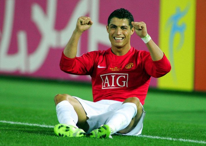Cristiano Ronaldo fagnar marki með Manchester United en þar varð hann að einum besta knattspyrnumanni heims.