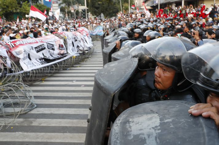 Mótmæli og óeirðir brutust út í Jakarta eftir að tilkynnt var um endanleg úrslit forsetakosninganna.