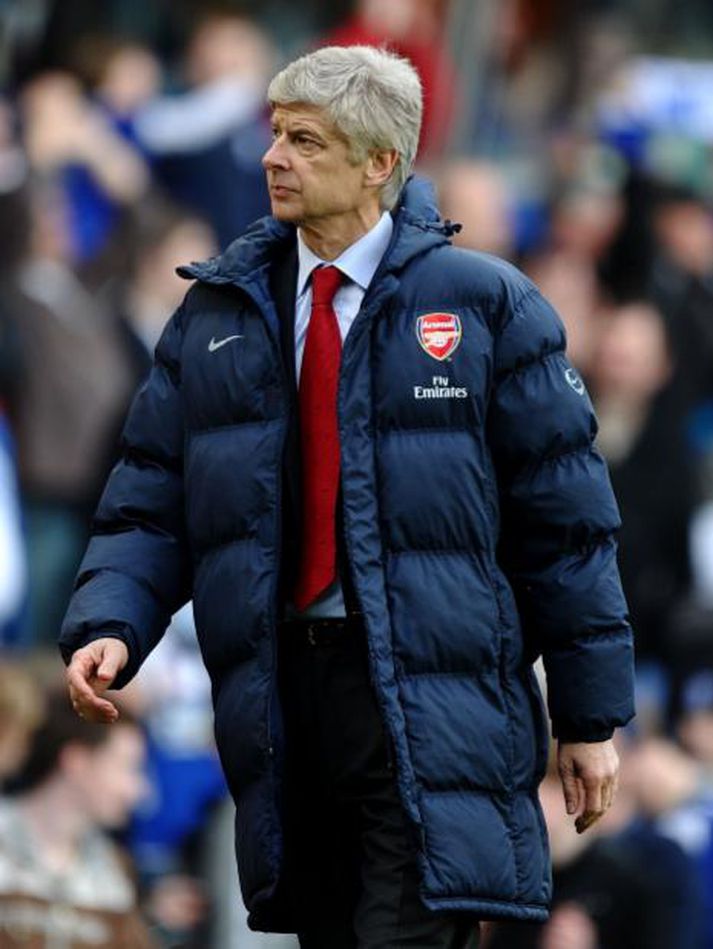 Arsene Wenger í úlpunni sinni hlýju.