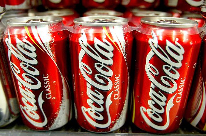 kókdósir Hagnaður gosdrykkjaframleiðandans Coca-Cola nam 100 milljörðum króna á þriðja fjórðungi ársins.