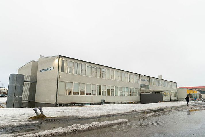 Kennurum án kennsluréttinda hefur fjölgað undanfarin ár, en körlum við kennslu fjölgað