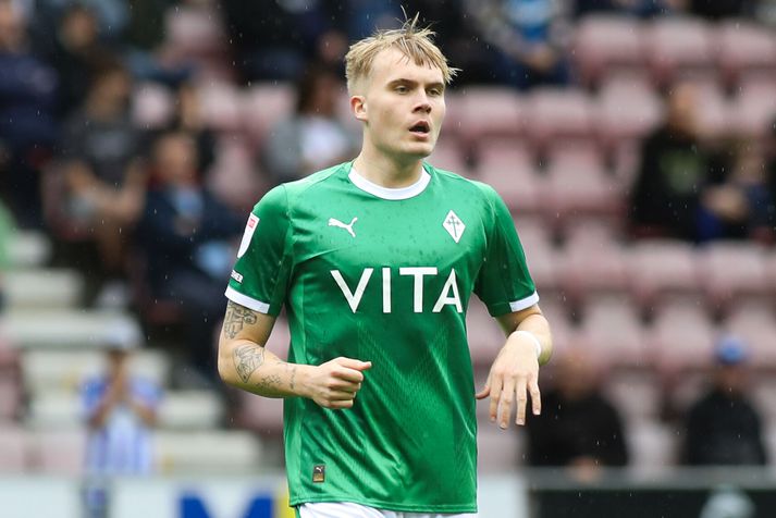 Benoný Breki Andrésson og félagar í Stockport County náðu í stig á útivelli og eru tveimur stigum frá toppsætinu.