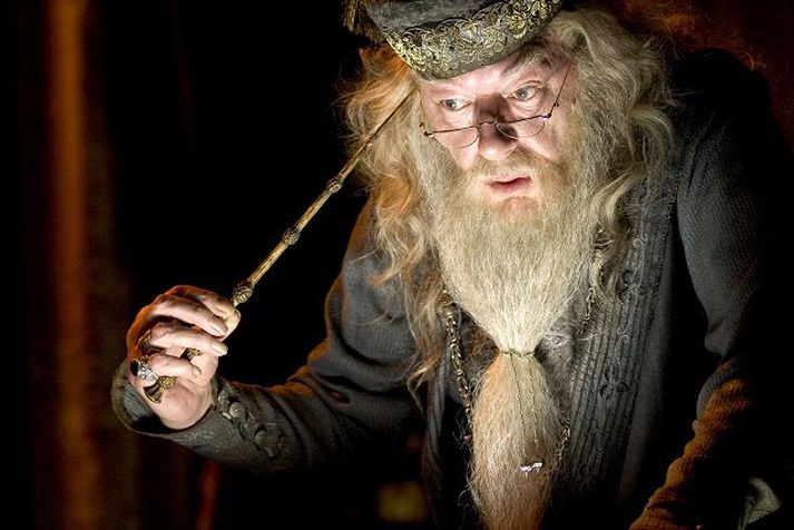 dumbledore Galdrakarlinn og vinur Potter, Dumbledore, lést í síðustu bók.