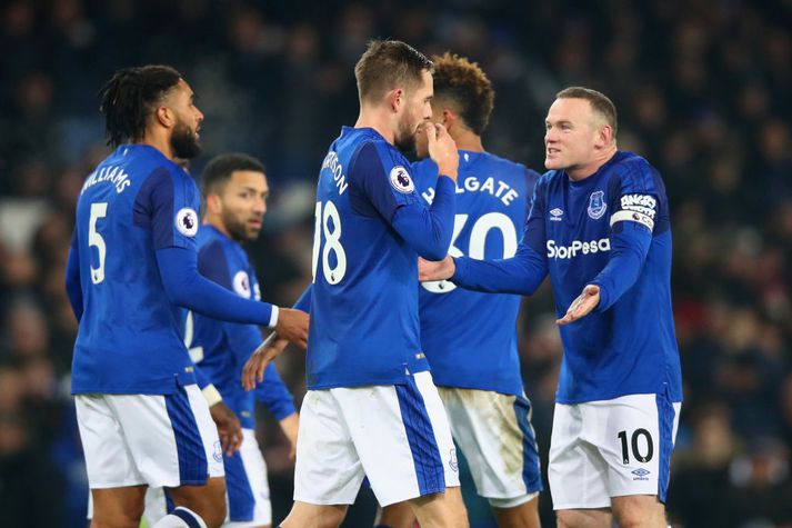 Gylfi og Wayne Rooney í kvöld.