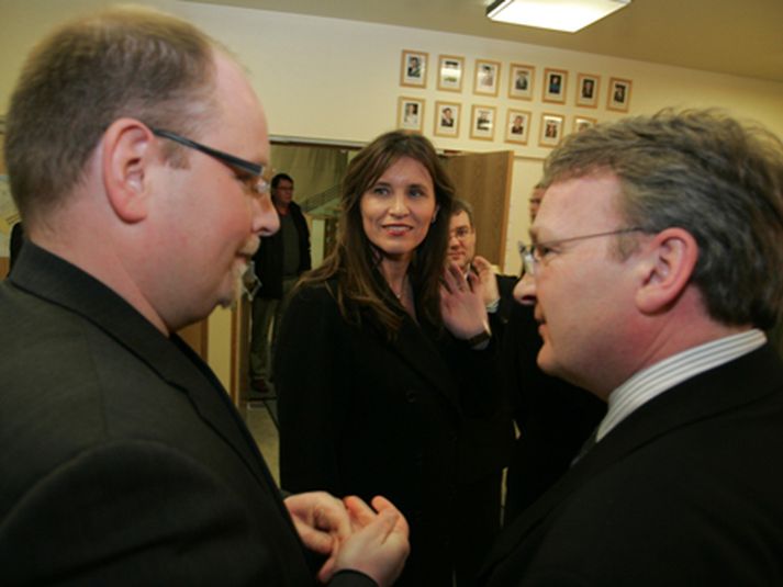 Kosið var um stækkun álversins í Straumsvík í apríl 2007. Pétur Óskarsson frá samtökunum Sól í Straumi, Rannveig Rist forstjóri Alcan á Íslandi og Lúðvík Geirsson bæjarstjóri í Hafnarfirði.