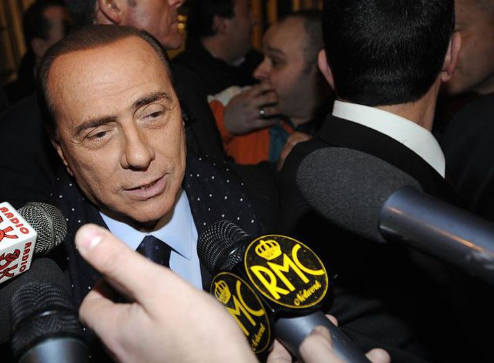 Silvio Berlusconi Forsætisráðherrann þykir hafa full mikinn áhuga á ungum stúlkum.  Fréttablaðið/AFP