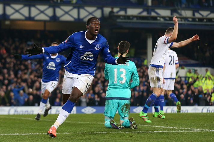 Lukaku fagnar hér marki gegn Chelsea á dögunum.