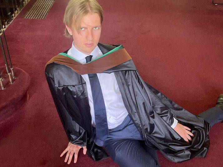 Hrannar er mikill grínari og hefur náð að skapa úr því atvinnu í Stóra eplinu.