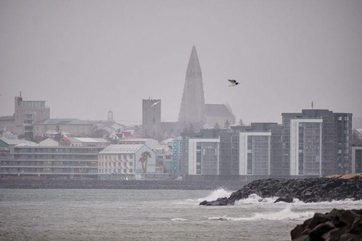 Íbúar á höfuðborgarsvæðinu urðu varir við eldingu í morgun.