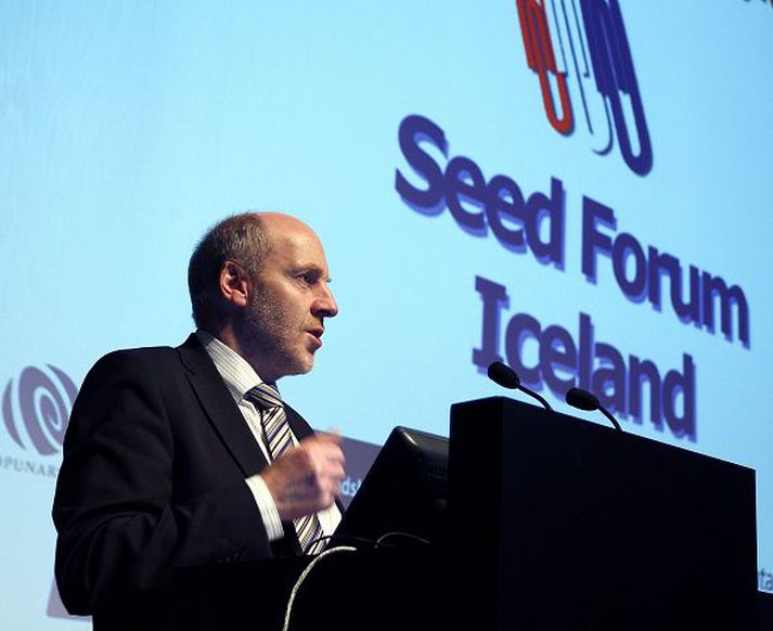 Fjármálaráðherrann Steingrímur J. Sigfússon kynnti í gær tvíþætt stjórnarfrumvarp sem felur í sér endurgreiðslu á rannsókna- og þróunarkostnaði og skattafrádrátt vegna fjárfestinga í nýsköpunar- og sprotafyrirtækjum. Fréttablaðið/GVA