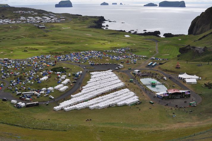 Ljósmyndarinn Óskar P. Friðriksson sendi fréttastofu myndir frá þjóðhátíð, en þessi var tekin yfir dalinn í gær.
