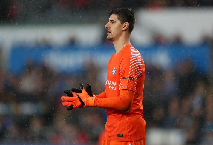 Courtois í leik með Chelsea á nýafstaðinni leiktíð.