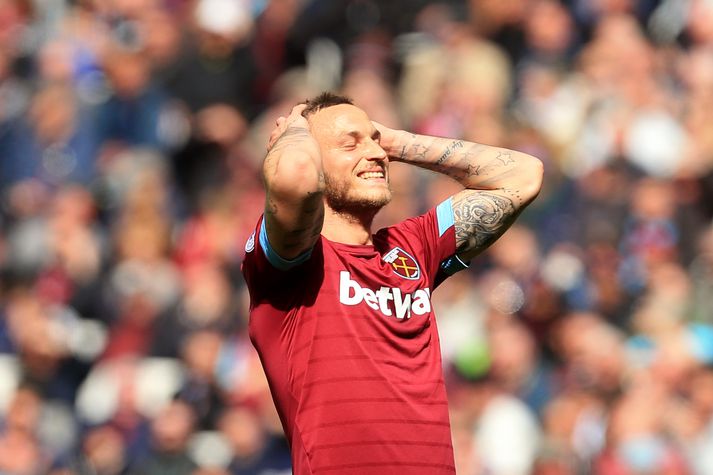 Arnautovic grípur um höfuð sér.