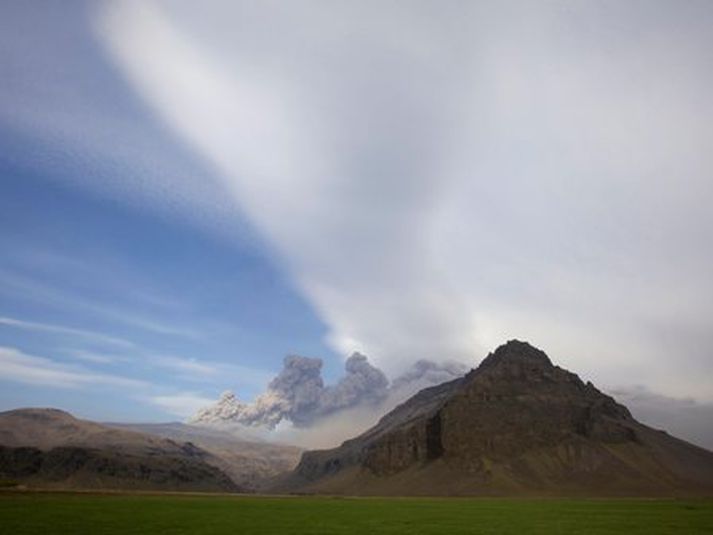 Eyjafjallajökull á sunnudaginn fyrir viku.