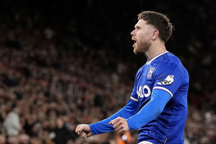 Wes Burns fagnar eftir markið sitt gegn Southampton í kvöld.