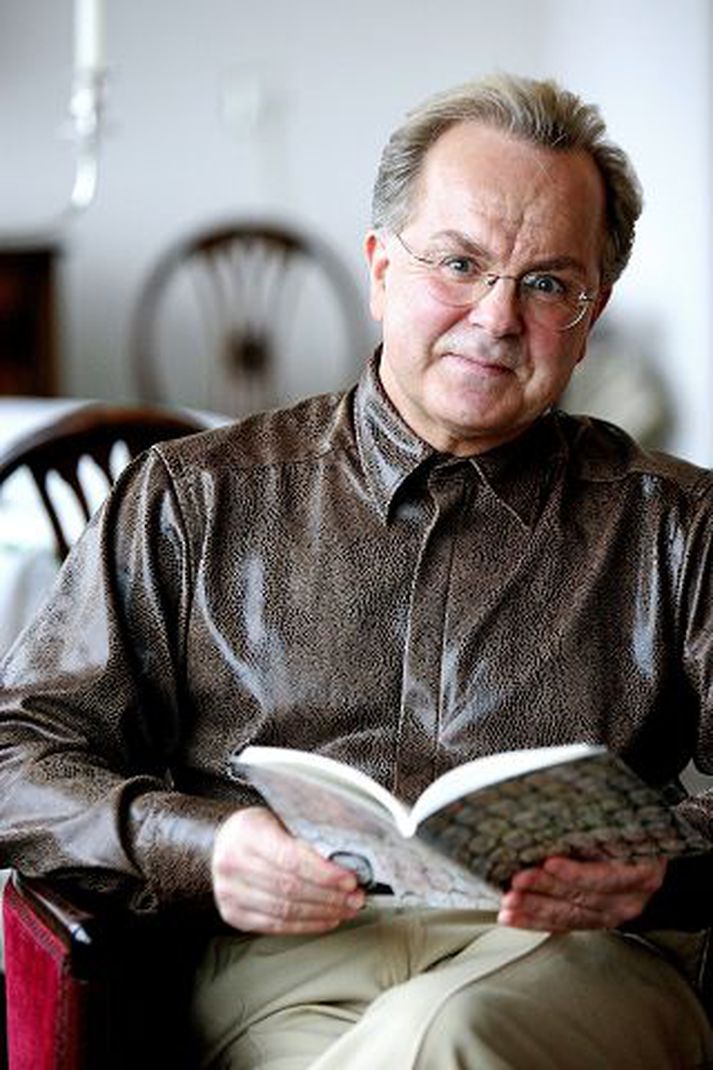 Ármann Reynisson hefur sent frá sér bókina Vinjettur VII, en vinjettur hans hafa nú verið þýddar á þýsku og esperantó.