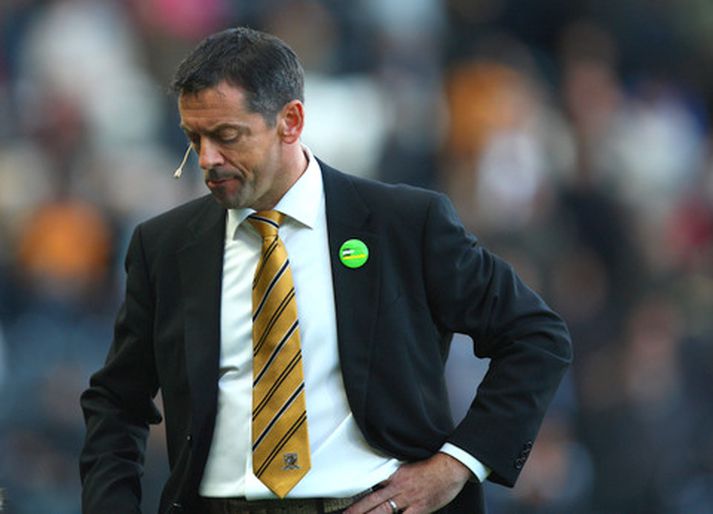 Phil Brown, stjóri Hull, er ekki kátur yfir stöðu mála.